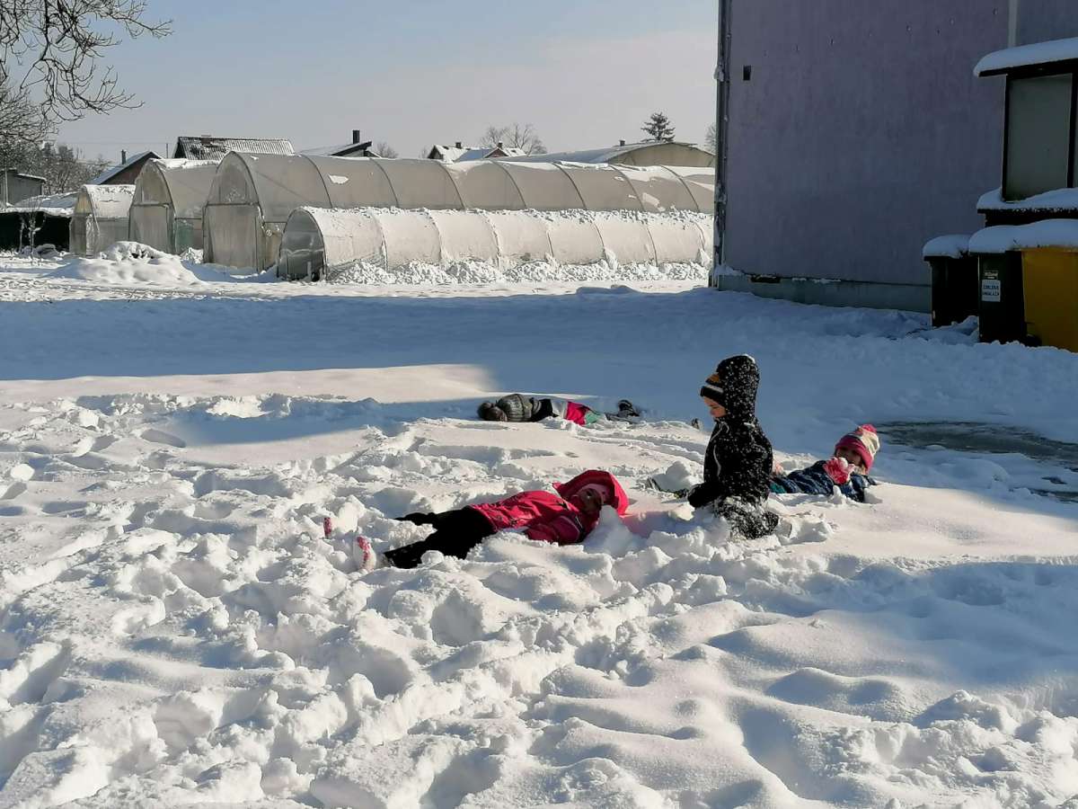 Boravak na zraku: igre na snijegu – PO Mraclin